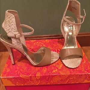 Cream/Tan Open Toe Stiletto